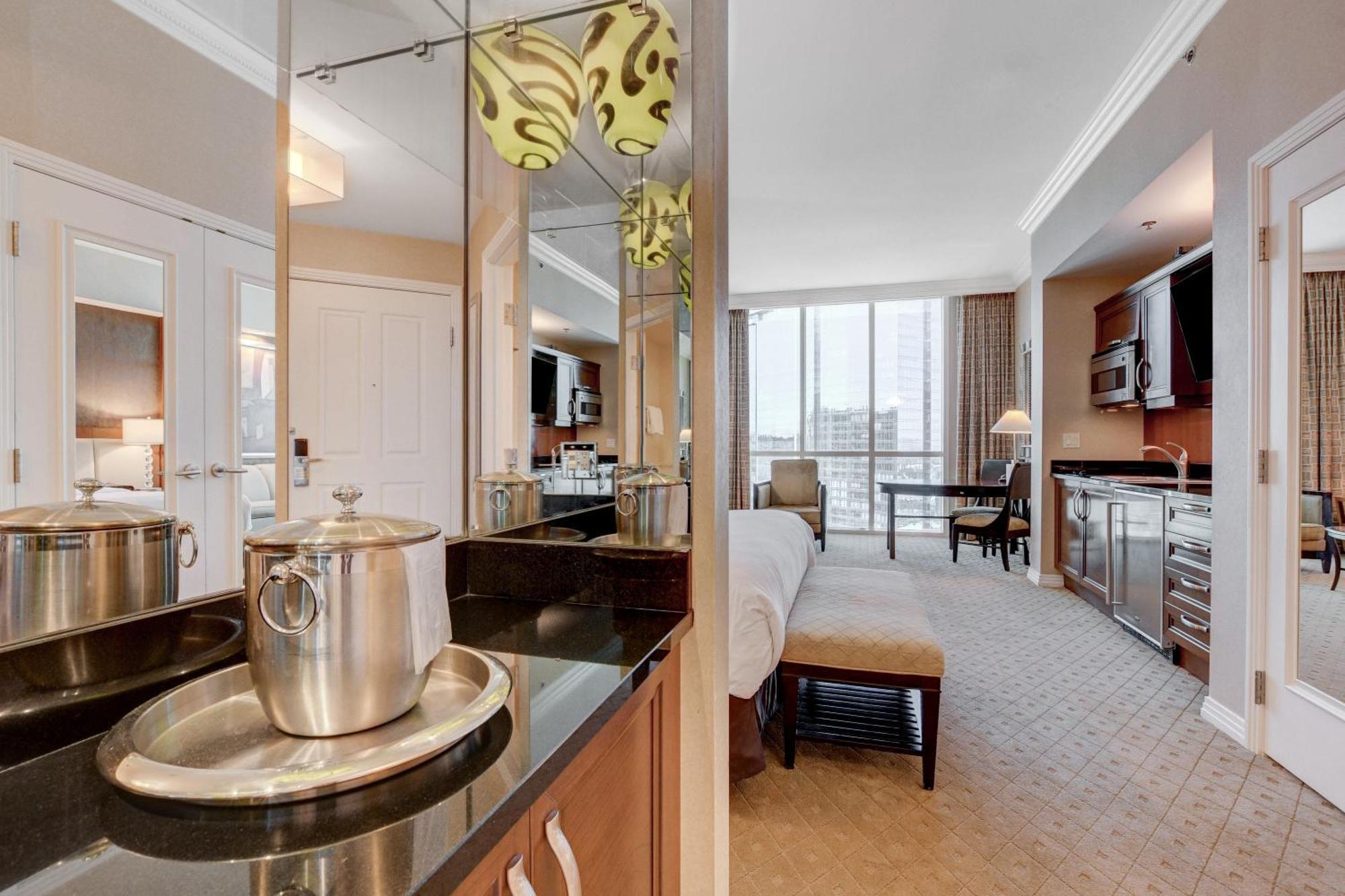 The Fantasy Suite Mgm Signature Pool View Las Vegas Exterior foto